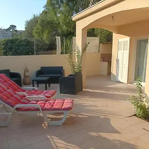  Appartement Très Bel Entier Proche De La Mer 2 1 Salon France